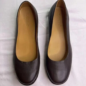 Florina handmade leather flats size 9 (39) NWOT